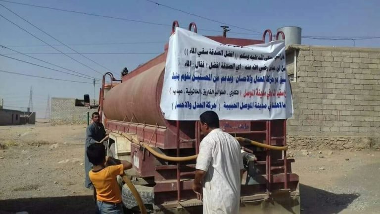 بالصوراا جانب من حملة ” سقيا الخير ” المستمرة في الموصل