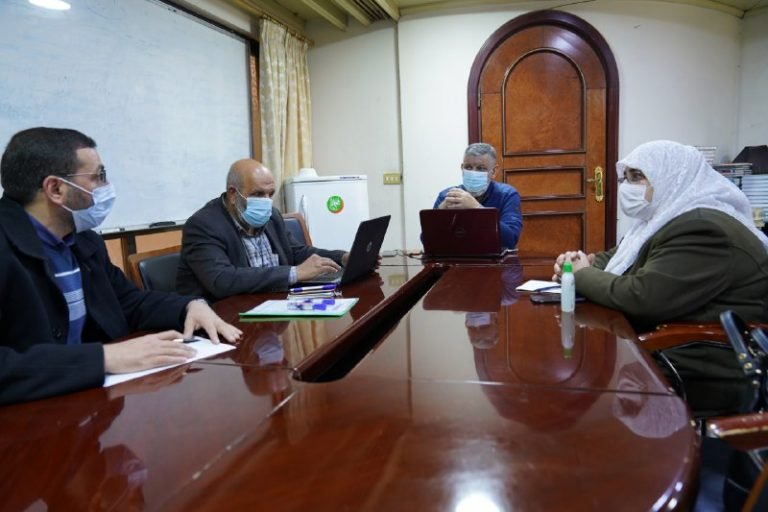 الدائرة التربوية تجتمع بممثليها في المحافظات
