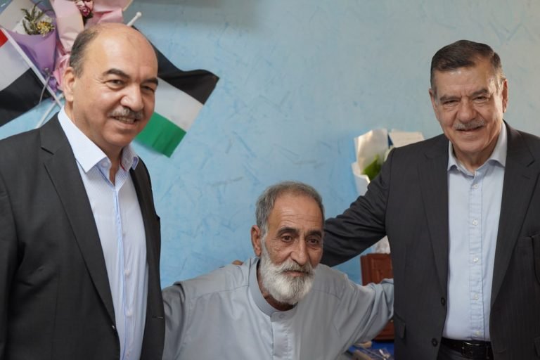 الحركة تزور الجرحى الفلسطينيين بمدينة الطب