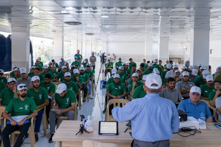 بالصور | يواصل مخيم “جيل الفهم” للشباب فعالياته المتنوعة التي تجمع بين الأنشطة التربوية والرياضية وتعمل على ترسيخ روح الأخوة بين المشاركين ويتخللها برامج ترفيهية وسفرات تعزز أجواء الألفة والتفاعل
